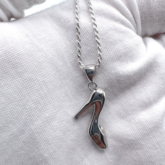 Jewelry - .925 Sterling Silver High Heel Shoe Necklace